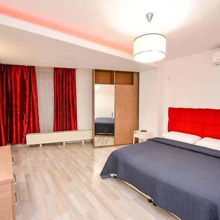 Dracula Adventure Tours Accommodation Bukarest Exterior foto