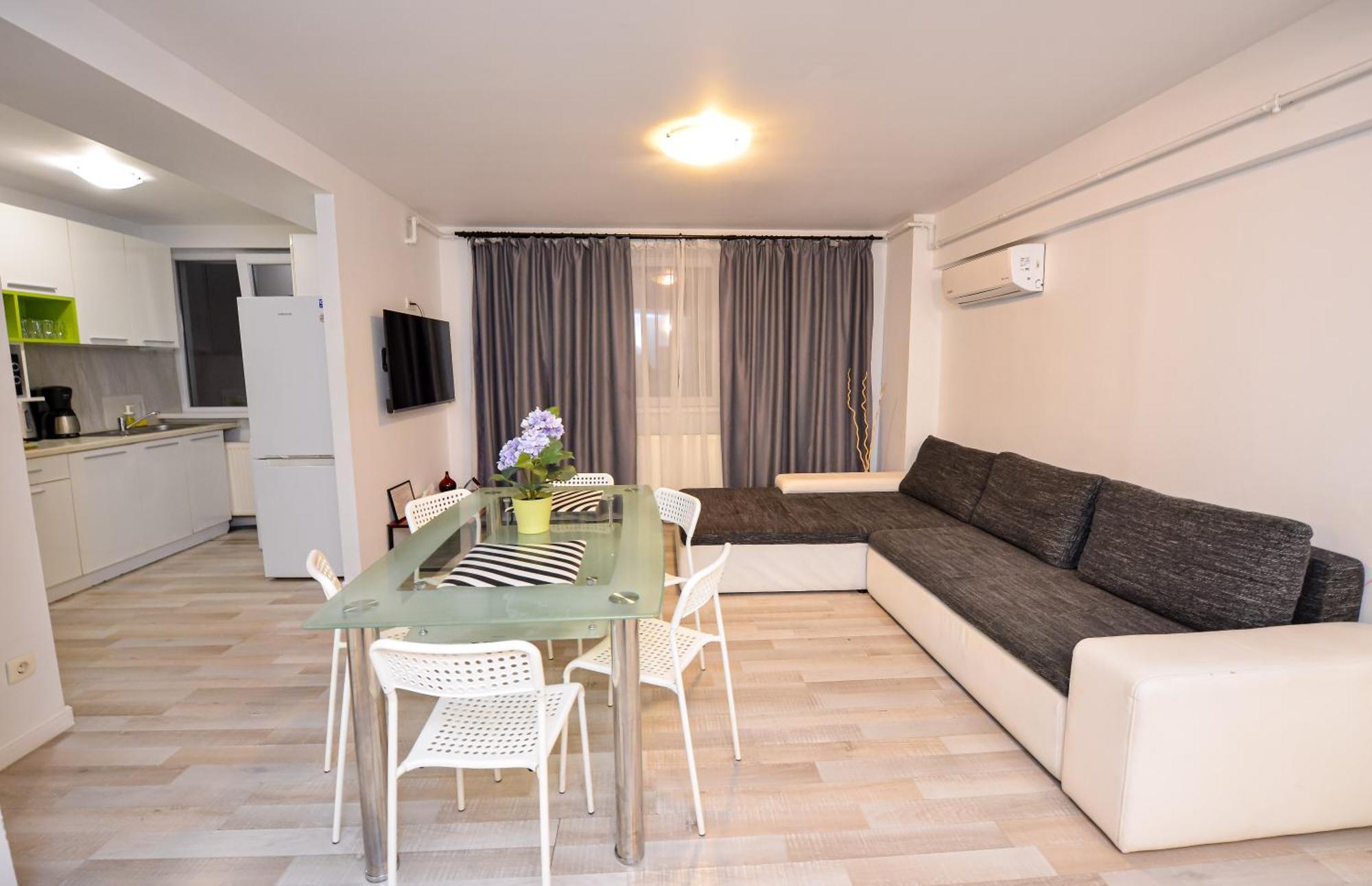 Dracula Adventure Tours Accommodation Bukarest Exterior foto