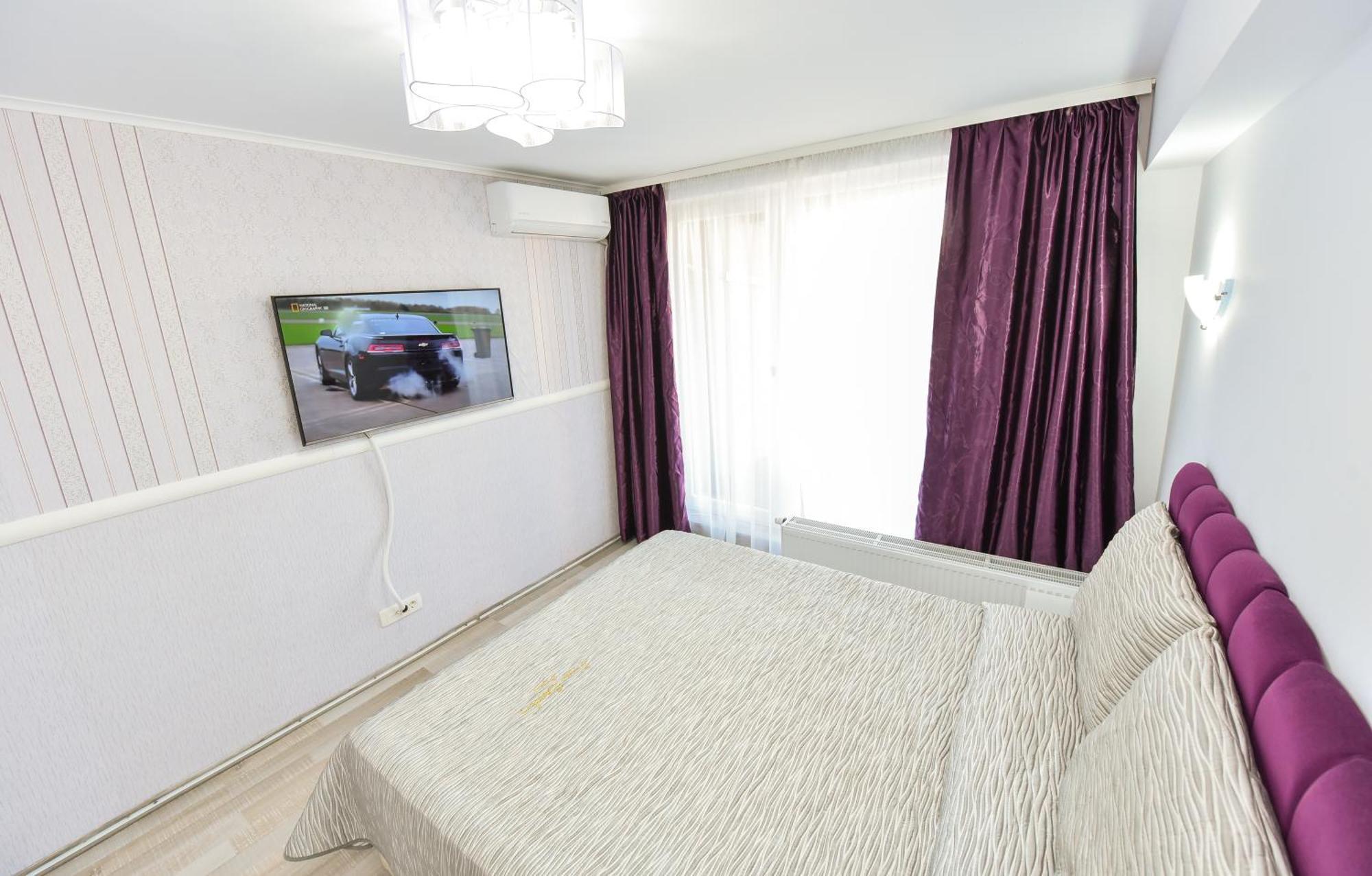 Dracula Adventure Tours Accommodation Bukarest Exterior foto